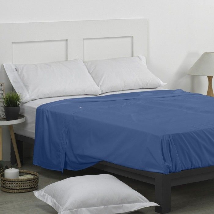 Sábana encimera 50/50 azulón escena de cama