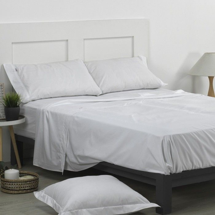 Sábana encimera 50/50 blanco escena de cama