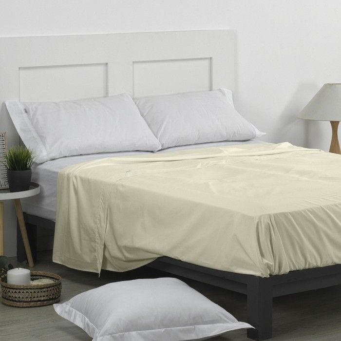 Sábana encimera 50/50 crema escena de cama