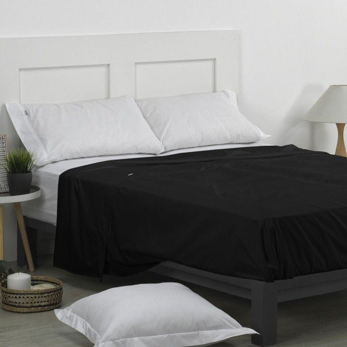 Sábana encimera 50/50 negro escena de cama