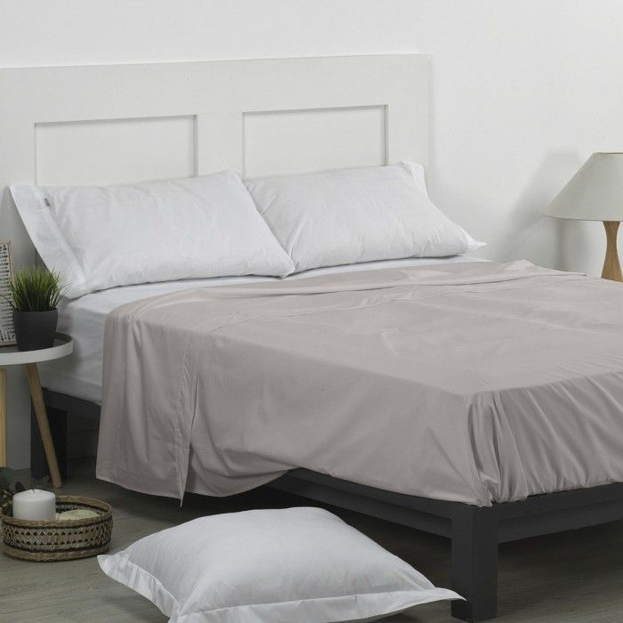 Sábana encimera 50/50 plomo escena de cama