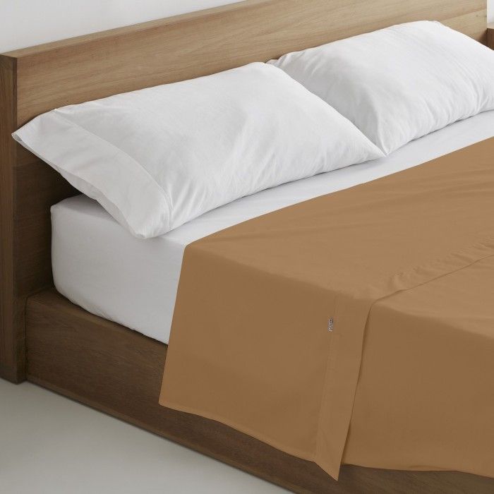 Sábana encimera algodón marrón escena de cama