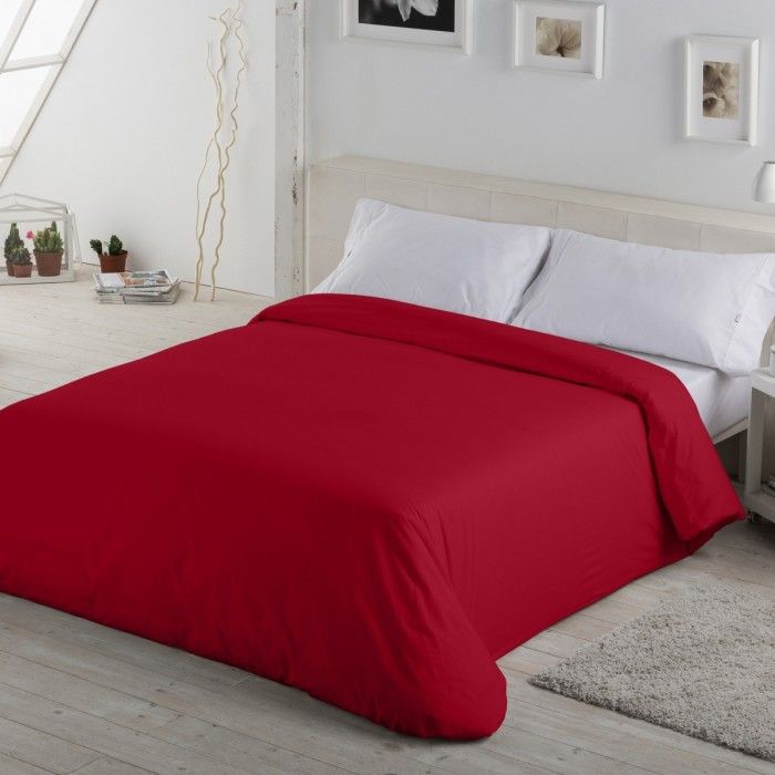 Funda nórdica lisa 50-50 burdeos escena de cama