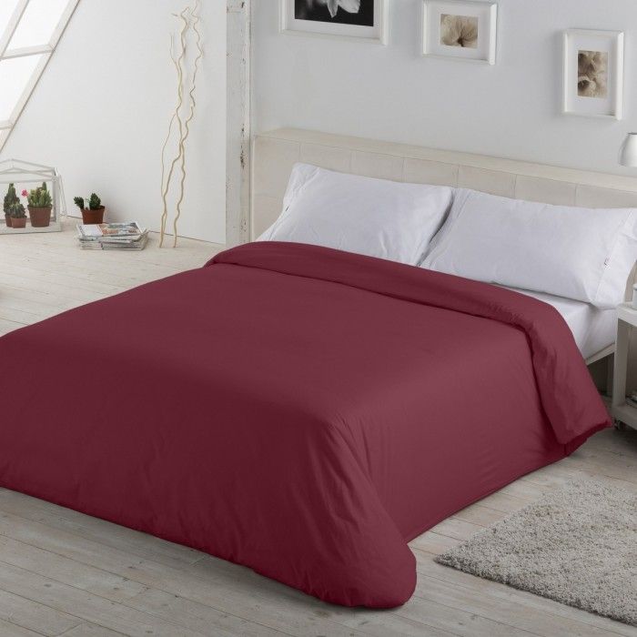 Funda nórdica lisa 50-50 vino escena de cama