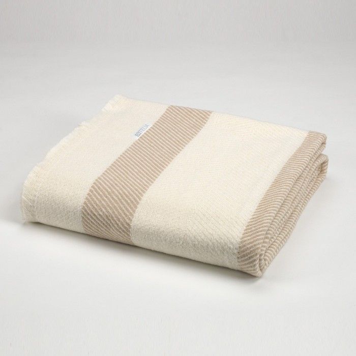 Mantita Aínsa piedra