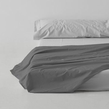 Sábana encimera algodón poliéster titanio escena de cama