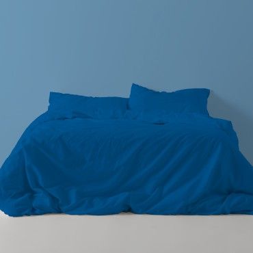 Funda nórdica lisa algodón azulón escena de cama
