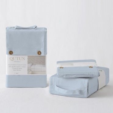 Juego de sábanas de algodón orgánico con doble pespunte color cielo - Qutun - Presentación en bolsa de tela
