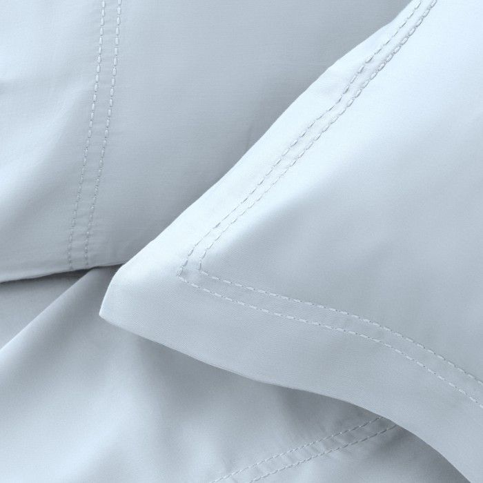 Funda de cojín algodón orgánico con doble pespunte color cielo - Qutun - Detalle