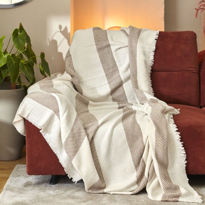 Manta Ainsa Piedra ambiente sofá