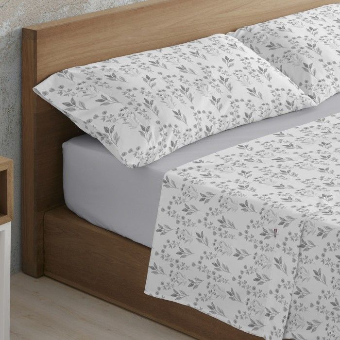 Laia Perla escena de cama