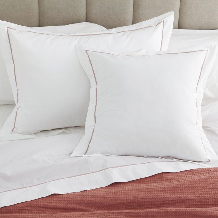 Funda cojín Zahora escena cama