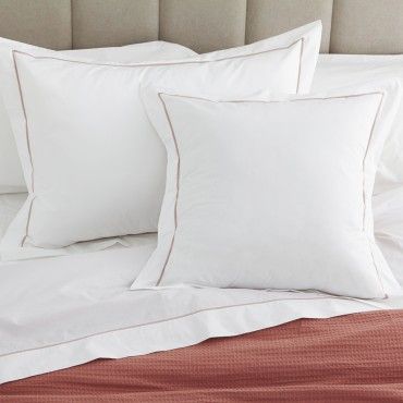 Funda cojín Zahora escena cama