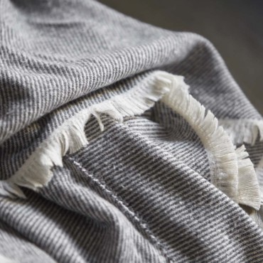 LARES_GRIS_DETALLE_DISEÑO