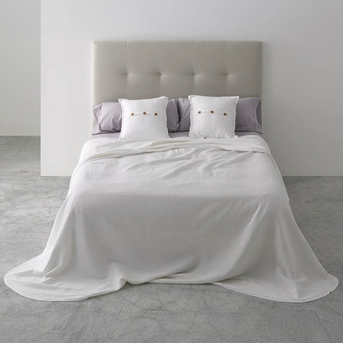 BANUS_COLCHA_BLANCO_CENITAL