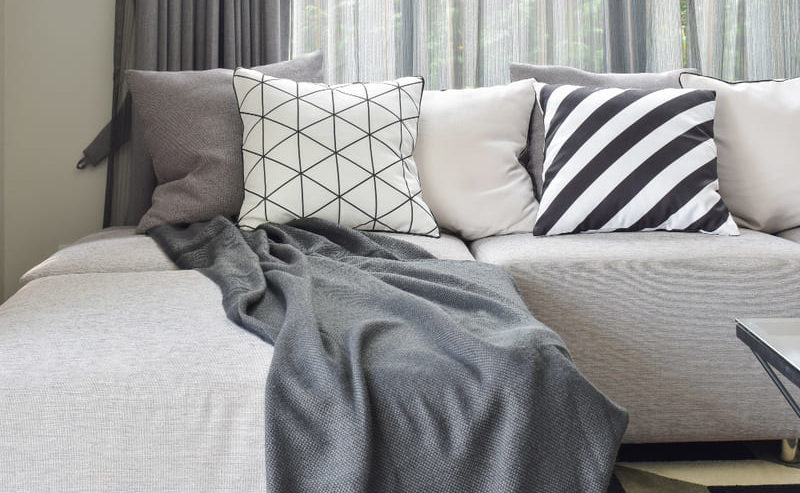 sofá forma l gris claro