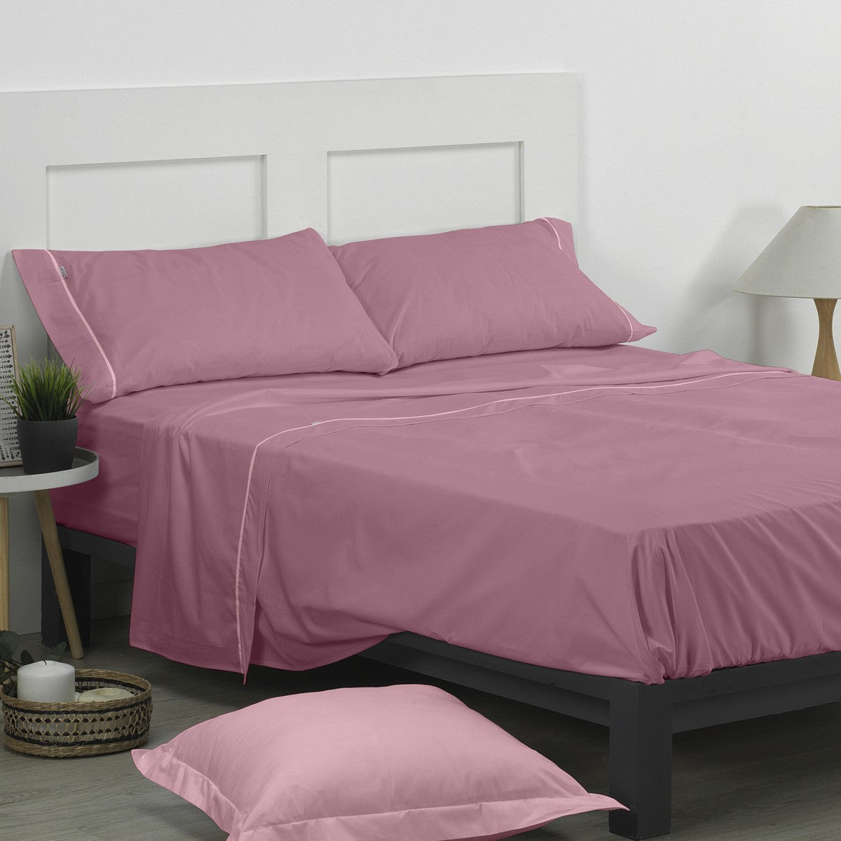 Juego de sábanas liso cuarzo escena de cama