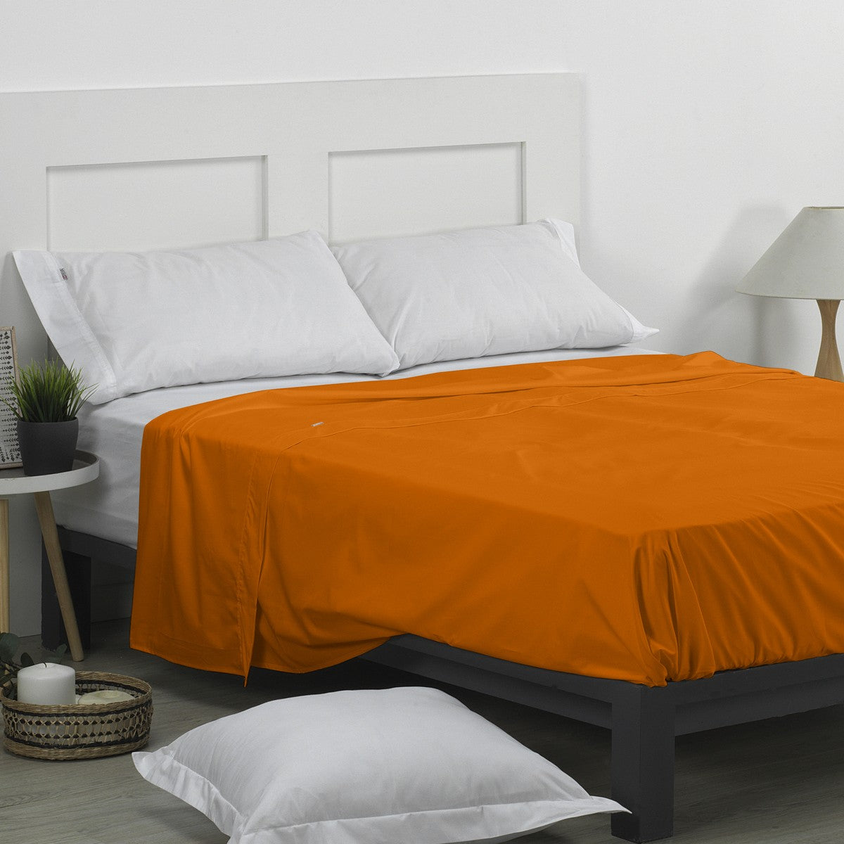 Sábana encimera 50/50 ocre escena de cama