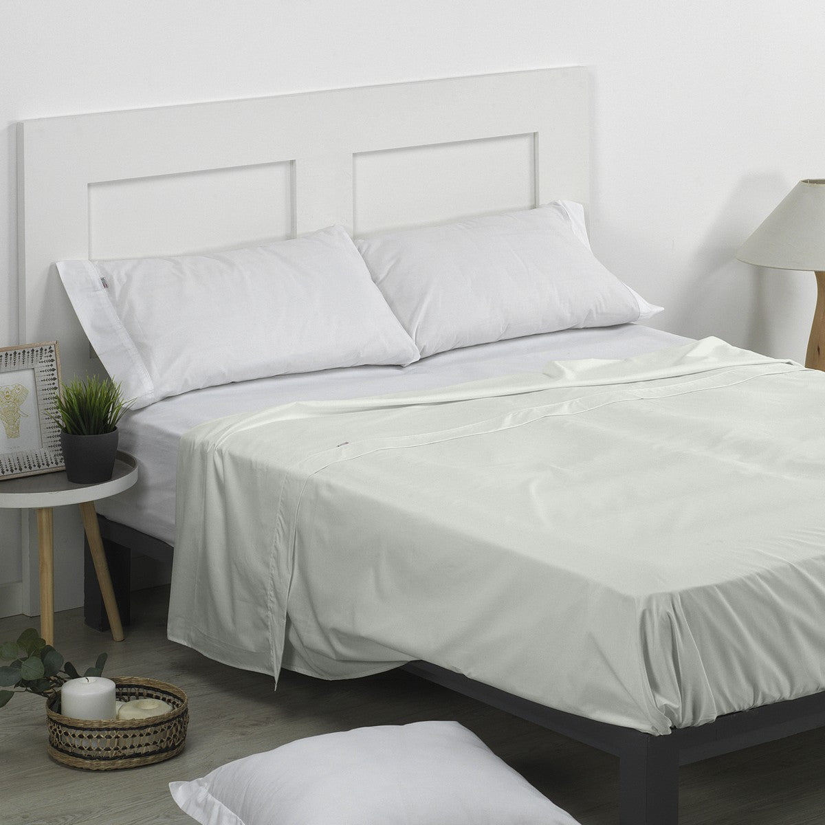 Sábana encimera percal hueso escena de cama