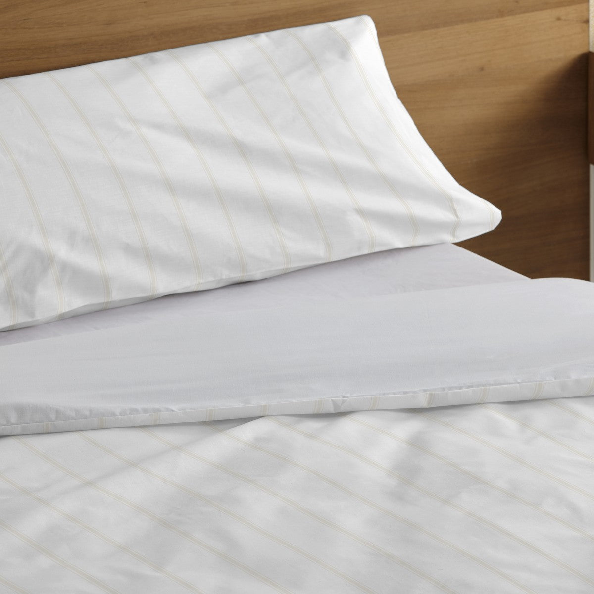 Dúo funda nórdica + almohada Rita piedra detalle