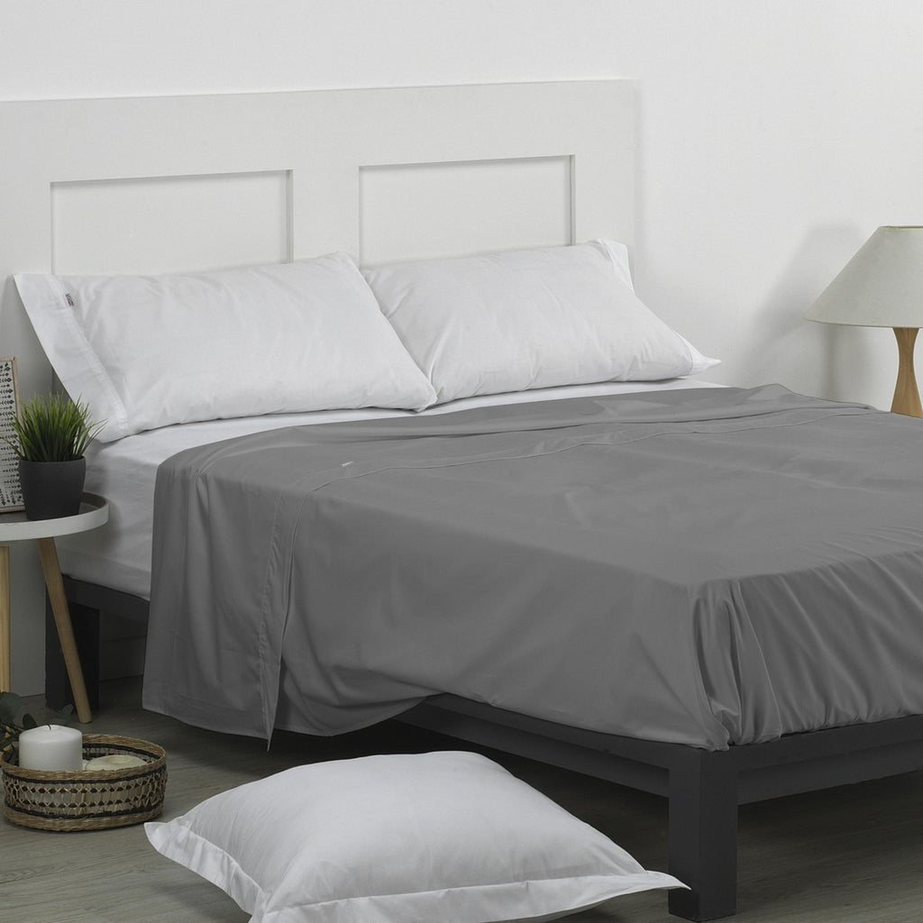 Sábana encimera algodón poliéster titanio vista de cama