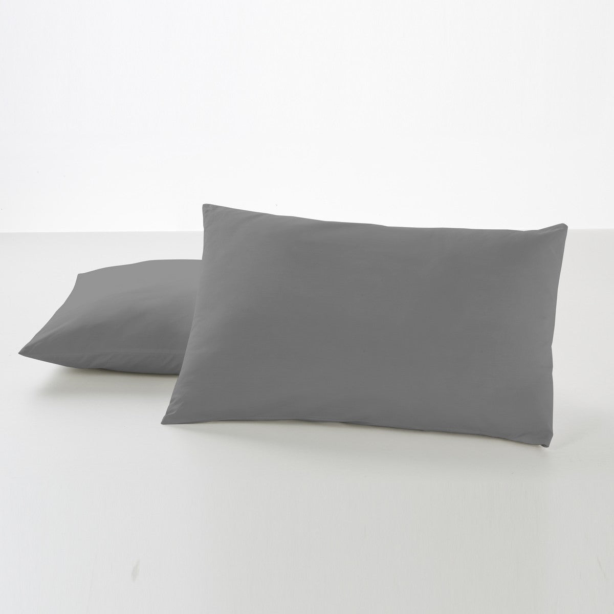 Funda de almohada algodón poliéster titanio escena de cama
