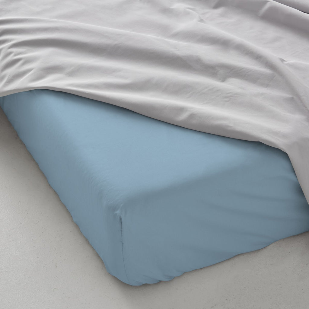 Bajera ajustable azul celeste detalle con encimera