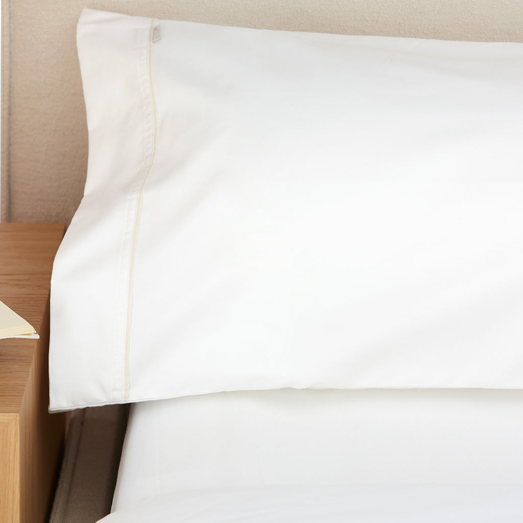 Juego de sábanas algodón 600 hilos detalle funda de almohada