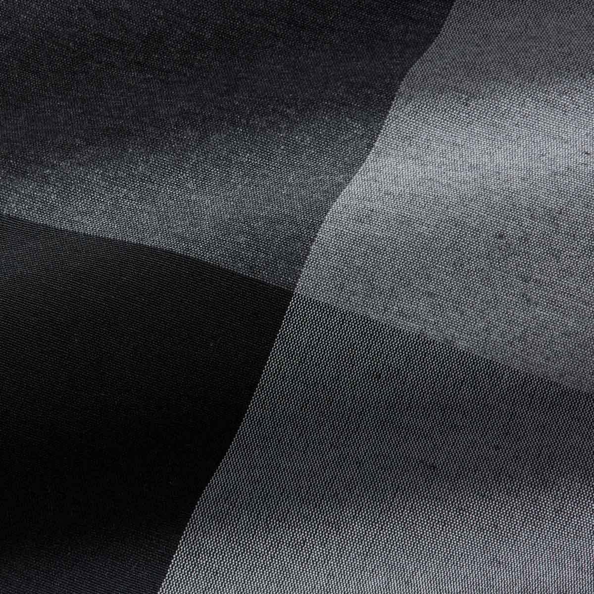 Mantel Boston negro cerca