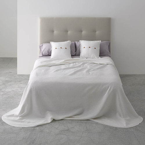 BANUS_COLCHA_BLANCO_CENITAL
